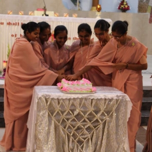 Primeros votos de seis novicias de la India